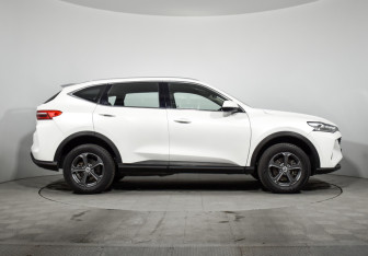 Подержанный автомобиль Haval F7 2024 года (4 фото)