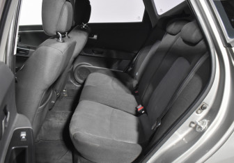 Подержанный автомобиль Kia Ceed Wagon 2011 года (11 фото)