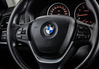 Подержанный автомобиль BMW X3 2014 года (11 фото)