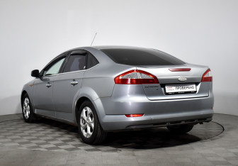 Подержанный автомобиль Ford Mondeo Sedan 2008 года (7 фото)