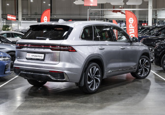 Подержанный автомобиль Geely Monjaro 2023 года (6 фото)