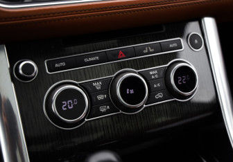 Подержанный автомобиль Land Rover Range Rover Sport 2013 года (21 фото)