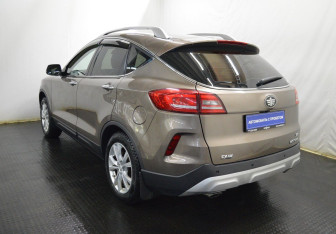 Подержанный автомобиль FAW Besturn X80 2019 года (7 фото)