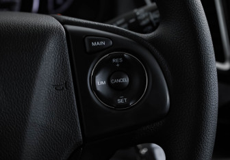 Подержанный автомобиль Honda CR-V 2015 года (12 фото)