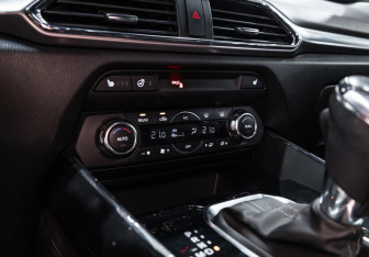 Подержанный автомобиль Mazda CX-9 2018 года (23 фото)