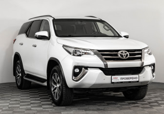 Подержанный автомобиль Toyota Fortuner 2018 года (5 фото)