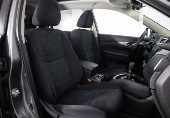 Подержанный автомобиль Nissan X-Trail 2015 года (17 фото)