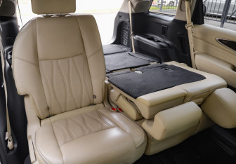 Подержанный автомобиль Infiniti QX60 2017 года (31 фото)