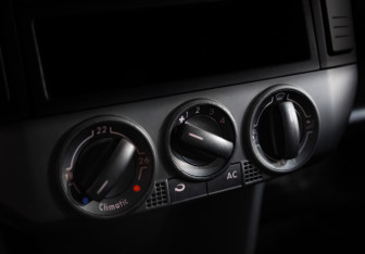 Подержанный автомобиль Volkswagen Polo Hatchback 2006 года (13 фото)