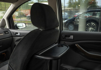 Подержанный автомобиль Ford C-MAX 2008 года (20 фото)