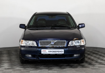 Подержанный автомобиль Volvo S40 2001 года (2 фото)