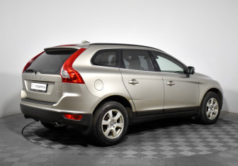 Подержанный автомобиль Volvo XC60 2011 года (5 фото)