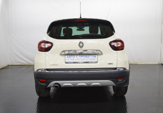Подержанный автомобиль Renault Kaptur 2017 года (6 фото)