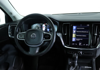 Подержанный автомобиль Volvo S60 2020 года (13 фото)