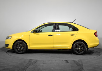 Подержанный автомобиль Skoda Rapid Liftback 2017 года (8 фото)