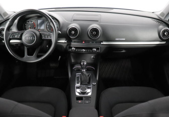 Подержанный автомобиль Audi A3 Sedan 2019 года (7 фото)