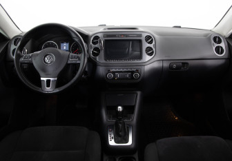 Подержанный автомобиль Volkswagen Tiguan 2012 года (9 фото)