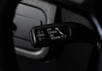 Подержанный автомобиль Volkswagen Touareg 2011 года (17 фото)