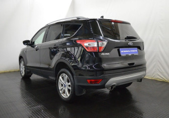 Подержанный автомобиль Ford Kuga 2019 года (7 фото)