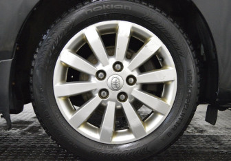 Подержанный автомобиль Toyota Corolla Sedan 2008 года (9 фото)