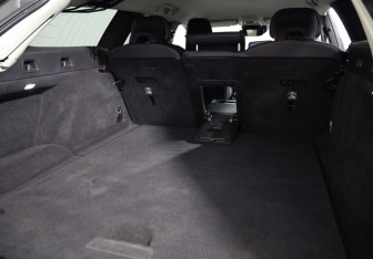 Подержанный автомобиль Volvo V90 2018 года (32 фото)