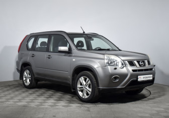Подержанный автомобиль Nissan X-Trail 2013 года (3 фото)