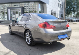 Подержанный автомобиль Infiniti G Sedan 2010 года (6 фото)