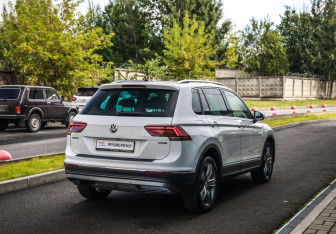 Подержанный автомобиль Volkswagen Tiguan 2019 года (6 фото)