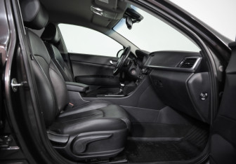 Подержанный автомобиль Kia Optima Sedan 2017 года (23 фото)