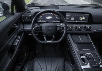 Подержанный автомобиль Chery Tiggo 9 2023 года (13 фото)