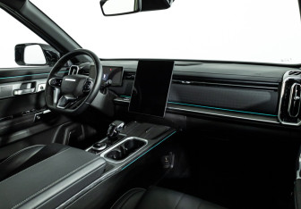 Подержанный автомобиль Jaecoo J7 2025 года (9 фото)