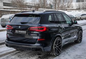 Подержанный автомобиль BMW X5 2021 года (7 фото)