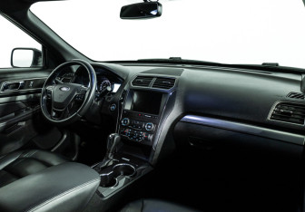 Подержанный автомобиль Ford Explorer 2019 года (9 фото)