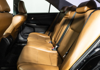 Подержанный автомобиль Toyota Camry Sedan 2016 года (10 фото)