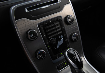 Подержанный автомобиль Volvo XC70 2014 года (15 фото)