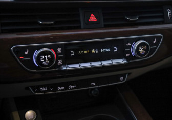 Подержанный автомобиль Audi A4 Sedan 2020 года (21 фото)