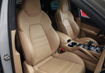 Подержанный автомобиль Porsche Cayenne 2021 года (29 фото)