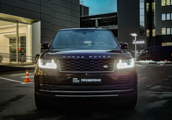 Подержанный автомобиль Land Rover Range Rover 2018 года (3 фото)