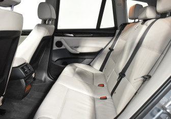 Подержанный автомобиль BMW X3 2013 года (13 фото)