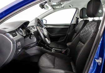 Подержанный автомобиль Skoda Octavia Liftback 2019 года (16 фото)