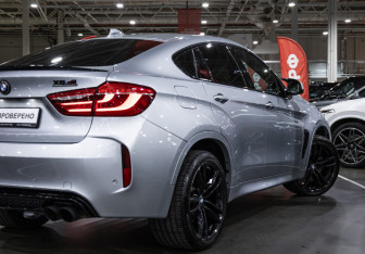 Подержанный автомобиль BMW X6 M 2017 года (9 фото)