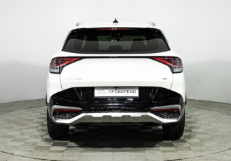 Подержанный автомобиль Kia Sportage 2023 года (6 фото)