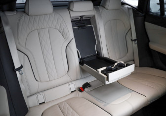 Подержанный автомобиль BMW X6 2021 года (28 фото)