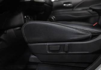 Подержанный автомобиль Mitsubishi Outlander 2017 года (22 фото)