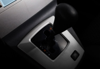 Подержанный автомобиль Toyota Corolla Verso 2007 года (17 фото)