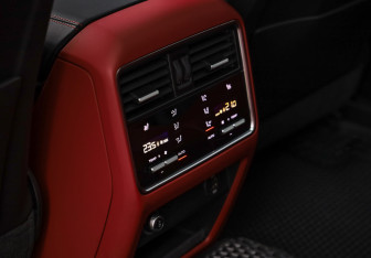 Подержанный автомобиль Porsche Cayenne 2019 года (24 фото)