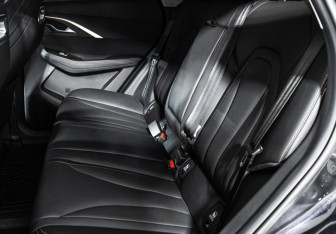 Подержанный автомобиль Omoda C5 2023 года (10 фото)