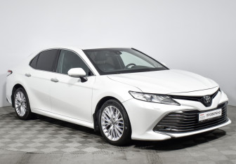 Подержанный автомобиль Toyota Camry Sedan 2019 года (3 фото)