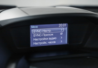 Подержанный автомобиль Ford Kuga 2013 года (13 фото)