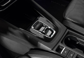 Подержанный автомобиль Skoda Octavia Wagon 2021 года (11 фото)